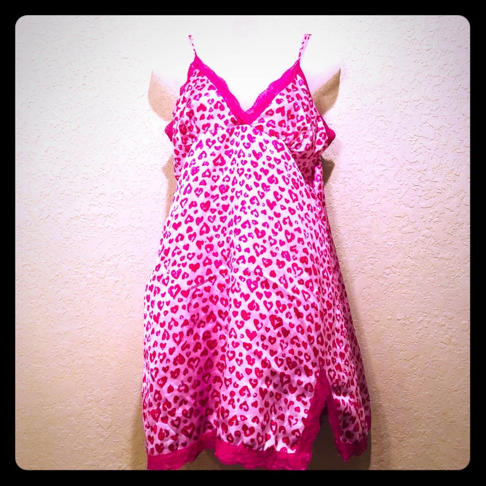 {Jonathan Martin} Pink heart graphic slip/chemise